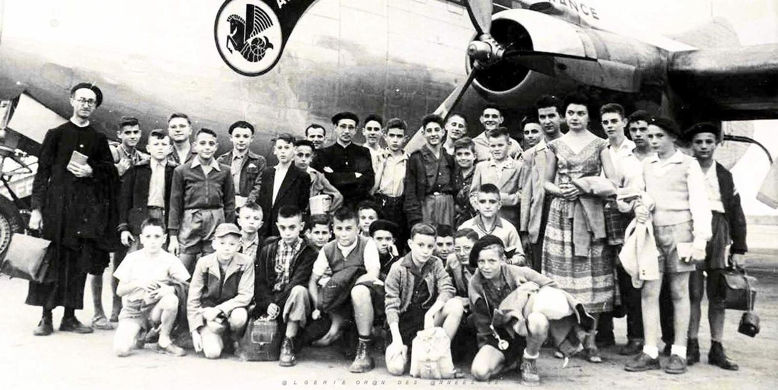 1665- Oran - La Senia - Jeune France2 - Depart pour Saint-Pierre-de-Chartreuse - 1955.jpg